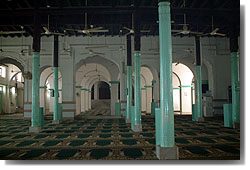 聖アイダルース・モスク内部